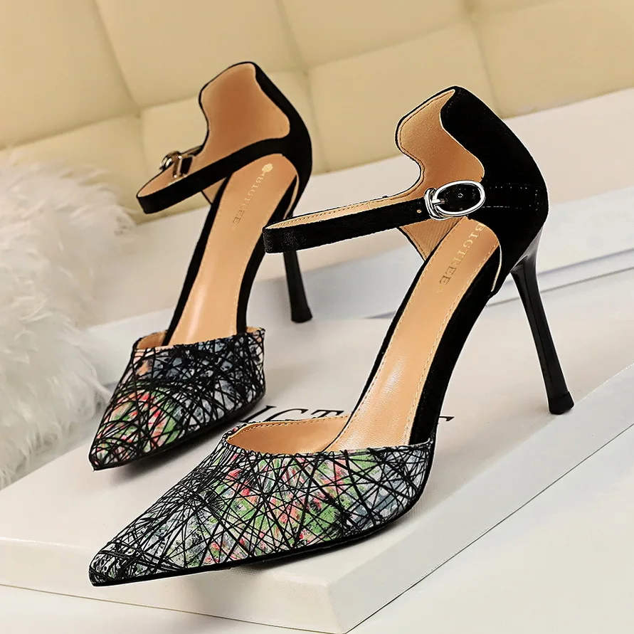 Женские босоножки на высоком каблуке туфли шпильке с острым носком и прорезями