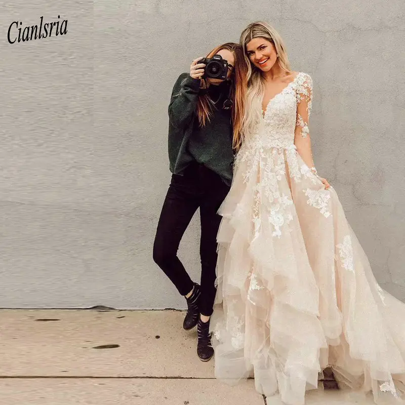 

Champagne Long Sleeves Tiered Skirt Country Wedding Dress V-Neck Appliques Lace Long Bridal Wedding Dresses Vestidos De Novia