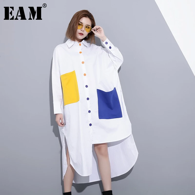 Женское платье с карманами EAM белое свободное большого размера отложным