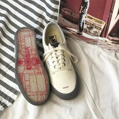 

2021 spring and autumn new canvas shoes casual large size couple board shoes wild letters transparent bottom women's shoes