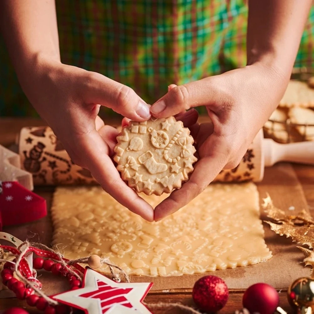 

Wooden Christmas Rollers Natural Wood Embossing Rolling Pin for Baking Tool