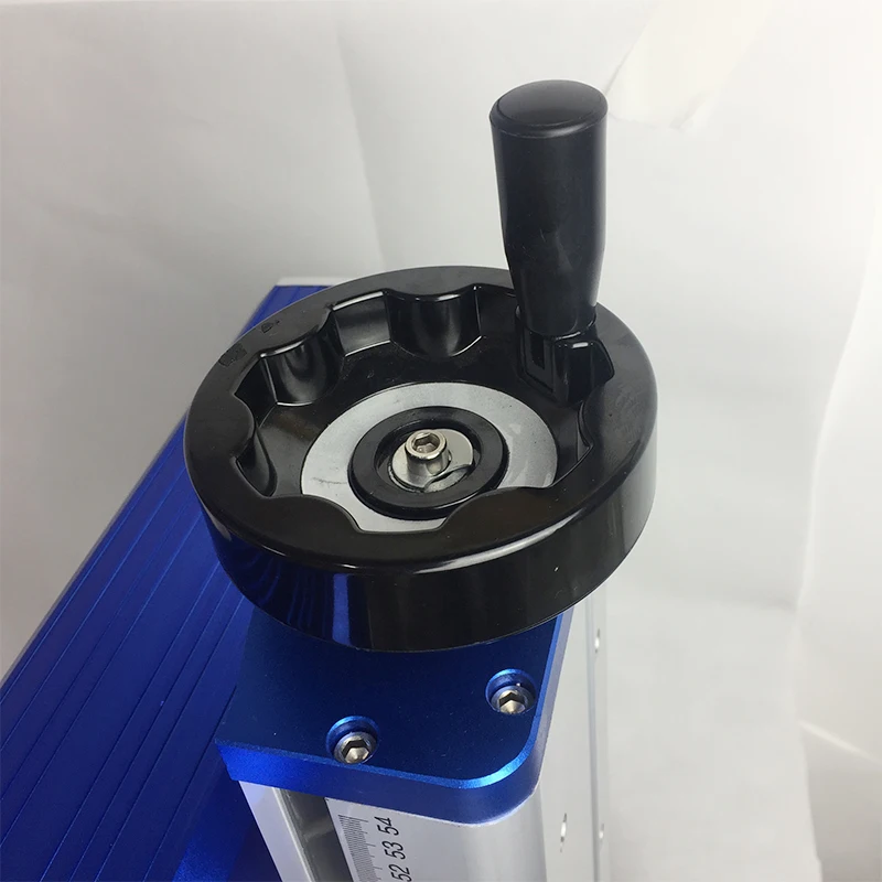 30 Вт Raycus волоконный лазерный гравировальный станок для маркировки металла 200*200