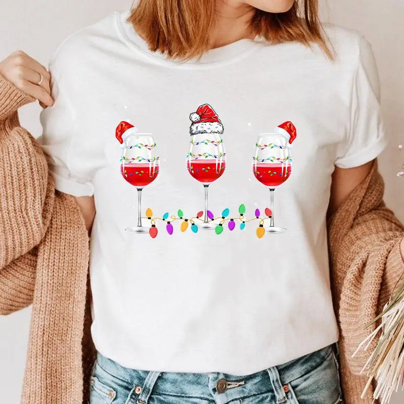 

Женская рождественская винная Милая зимняя одежда 2022, новогодний топ, праздничная футболка с мультяшным принтом, повседневная женская футб...