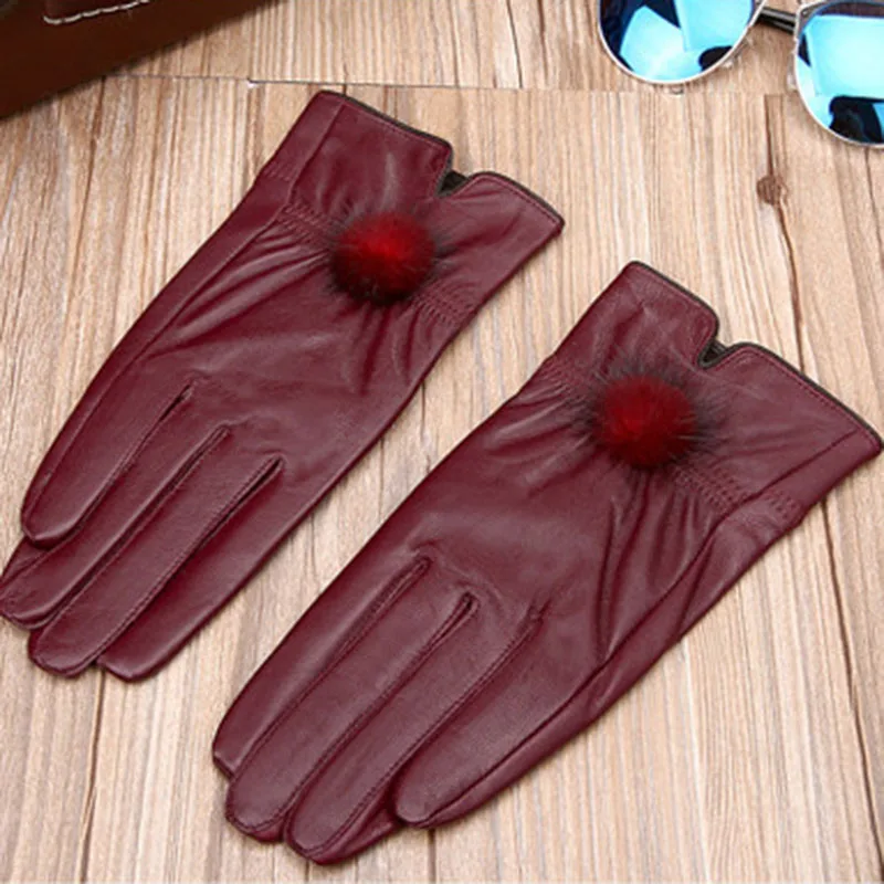 

Genuine Leather Glove Women Warm Fashhion Winter Ladies Hand Warmer Gloves With Natural Mink Fur Ball Luxury Glove With Finger