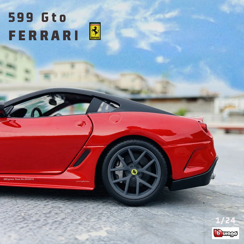 Модель автомобиля Bburago Ferrari 599GTO из сплава 1:24 | Игрушки и хобби