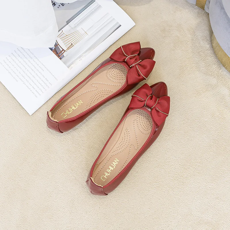 

Women Flats Fashion Bow Lady Shoes Slip On Loafers Pointed To Shallow Single Shoes Large Size Flat Patent Leather Zapatos Mujer