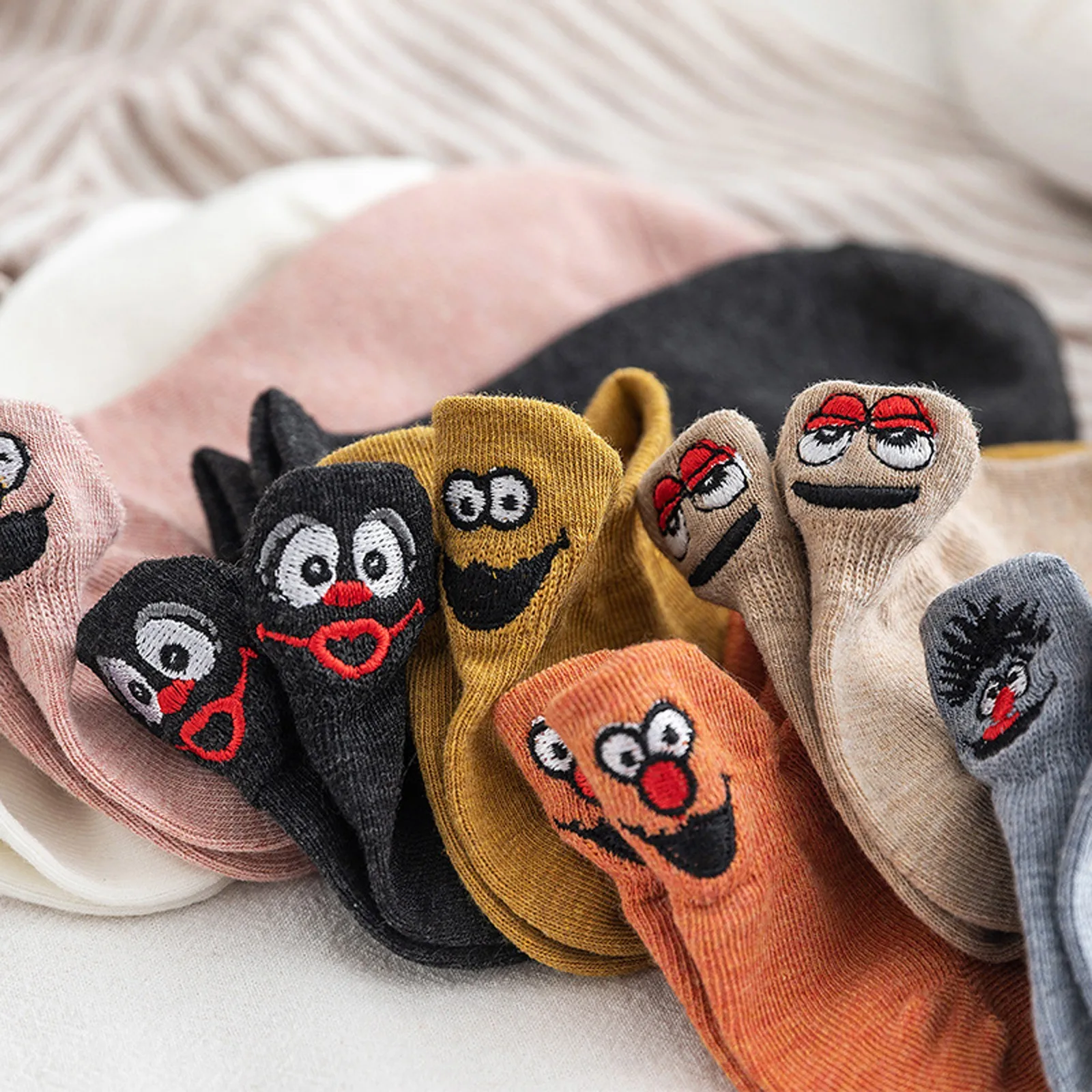 

10 Pairs Women's Cotton Smiley Socks Embroidery Cartoon Cute Solid Breathable Sock Winter Harajuku Casual Smile Funny Socks #T1G