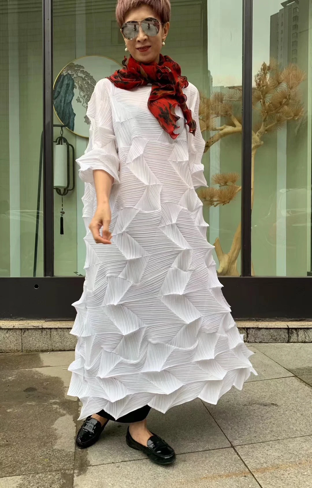 Горячая Miyake модное плиссированное платье со складками и бриллиантами, одноцветное Свободное длинное платье со стоячим воротником