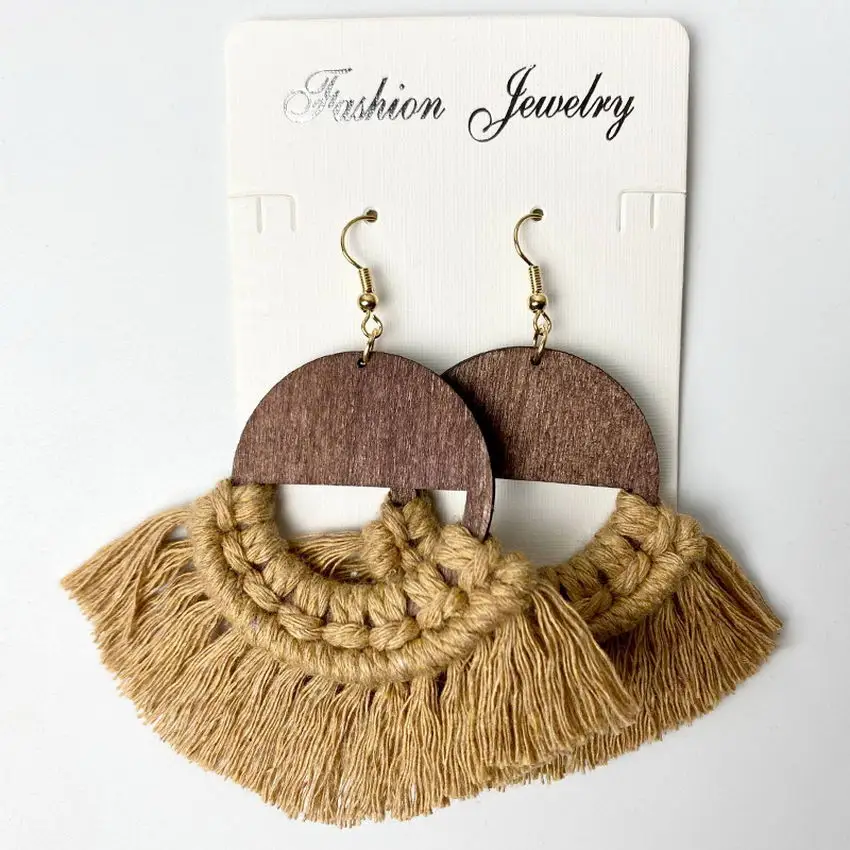 Деревянные круглые плетеные серьги с бахромой и кисточками