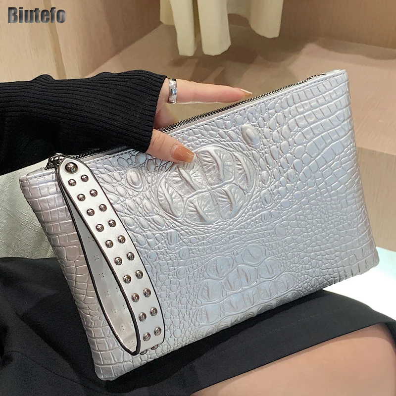 

Rivet Clutches for Women 2021 Purses and Handbags Luxury Designer Crocodile Pattern Pochette Femme Silver Bag Bolsos De Fiesta