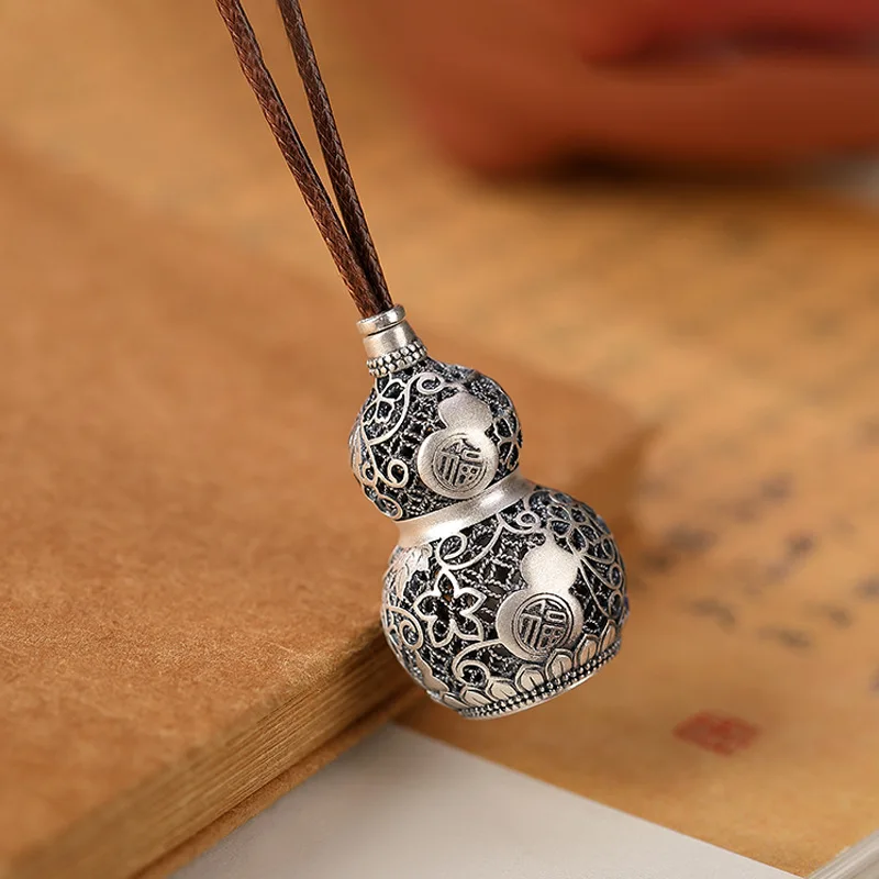 Ожерелье из серебра 999 пробы с выгравированным кулоном авалокистевара лотоса