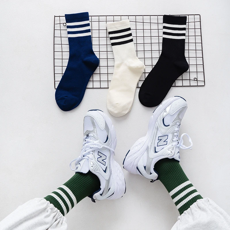 

Autumn And Winter Men's And Women's Sports Socks Black And White Stripes Breathable Basketball Socks High Elastic Pair Socks