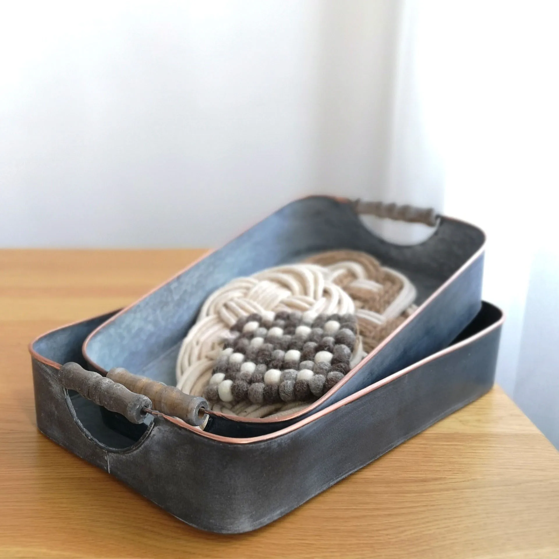 

LingAo Wrought iron do old minimalist rectangular storage plate wood handle storage iron basket
