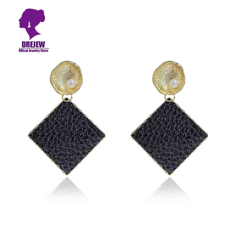 DREJEW красные черные белые квадратные геометрические эффектные висячие серьги