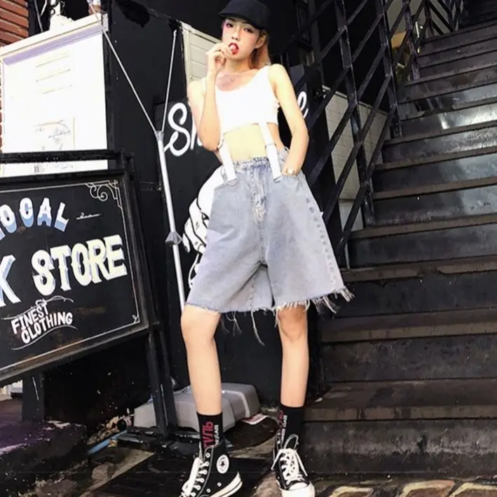 

New loose high waist straight jeans shorts for female students in summer 2020