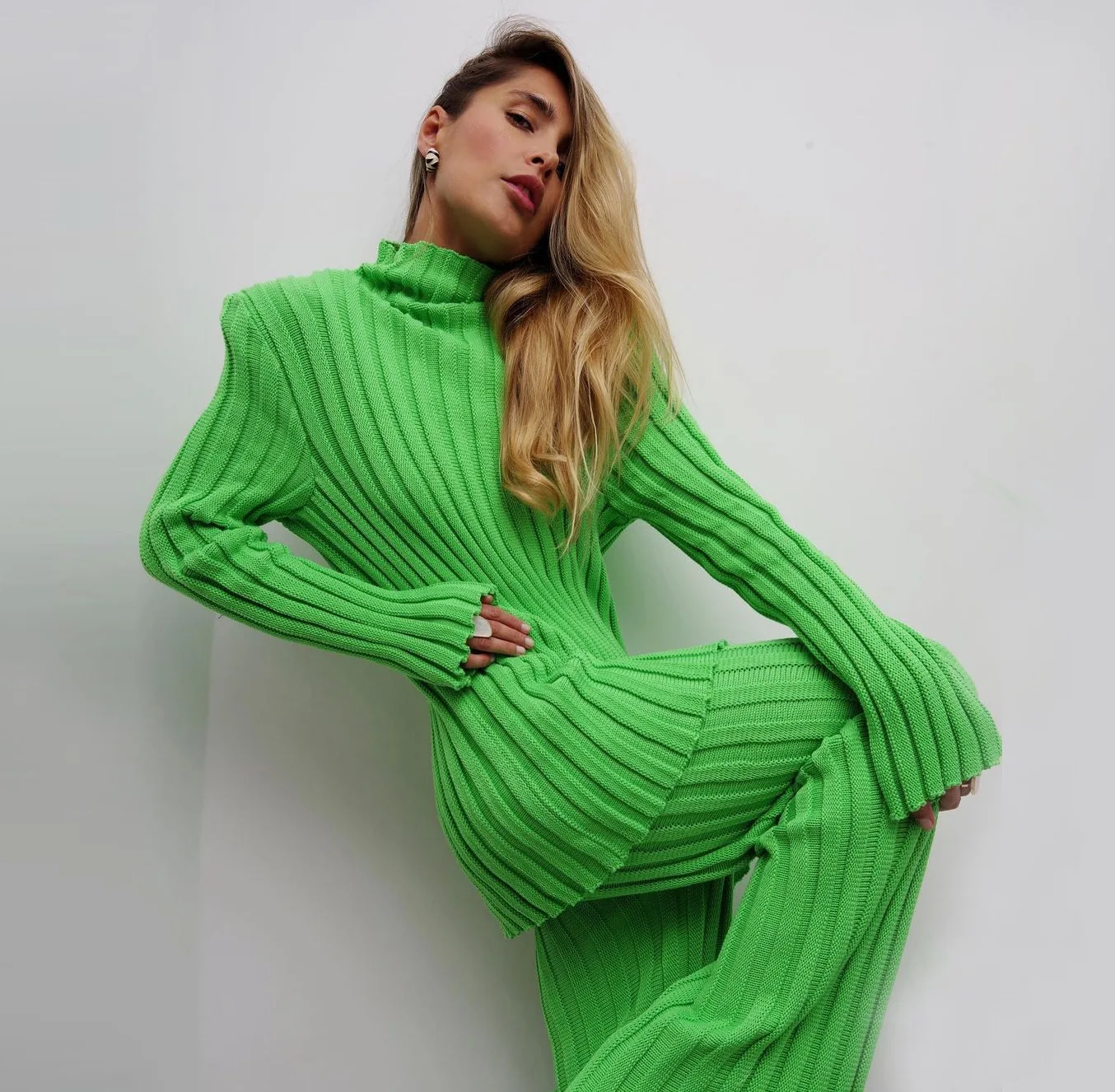 2022 Autumn Winter Solid Casual Rid Knitted Green Two Piece Set Fashion Long Sleeve Sweater Long Wide Leg Pants Suits Streetwear