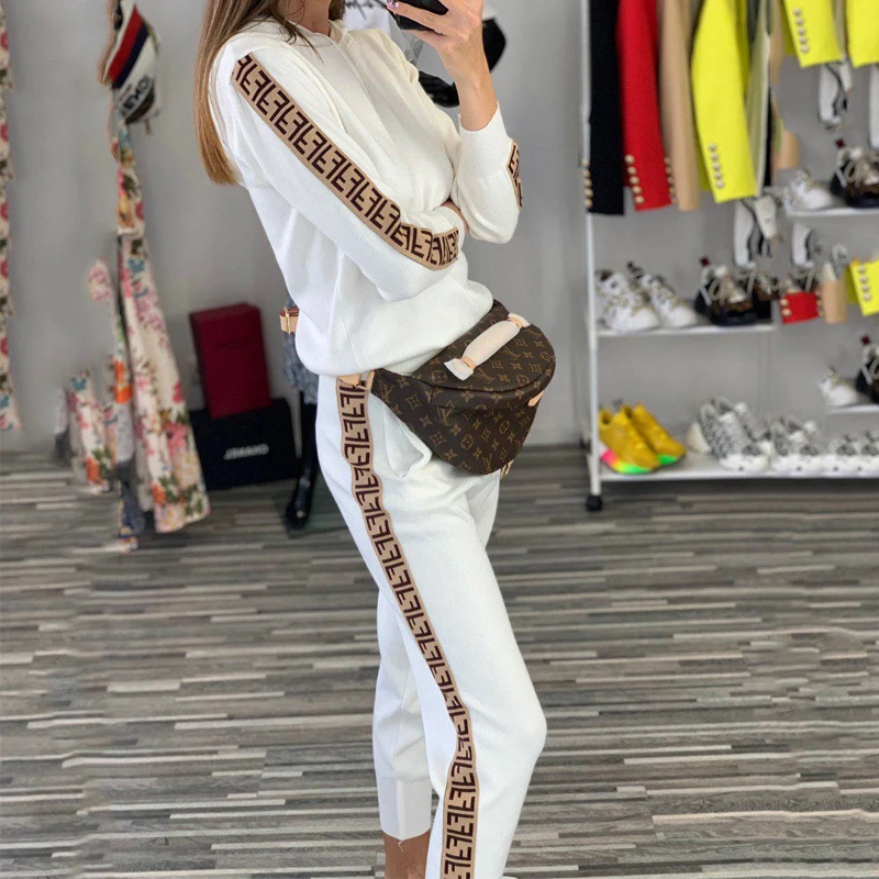 

Women's Sets Autumn Hooded Sweatshirt and Pants Set Pullover Two Piece Outfits for Women's Tracksuit