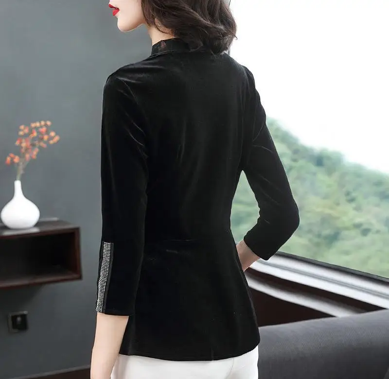 Женская приталенная бархатная футболка с V-образным вырезом и высокой талией |