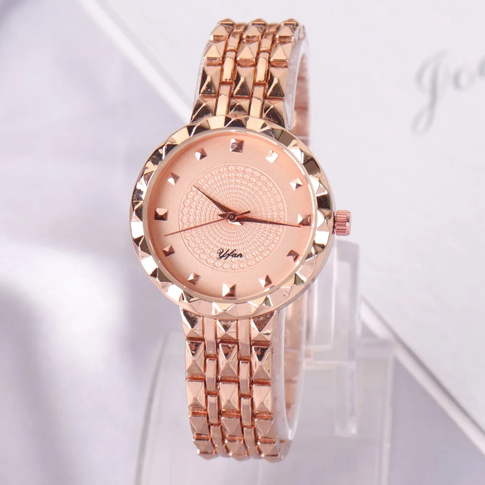 Новое поступление женские кварцевые часы с ремешком из сплава модные