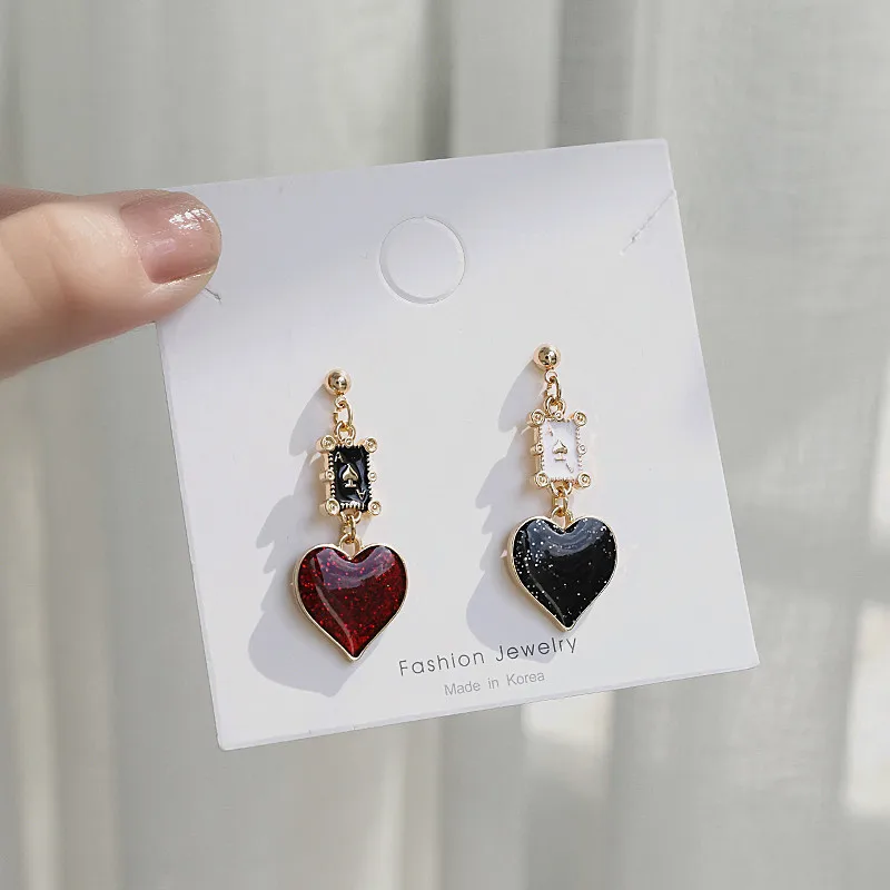 Модные геометрические серьги гвоздики в виде покера винтажные эпоксидные