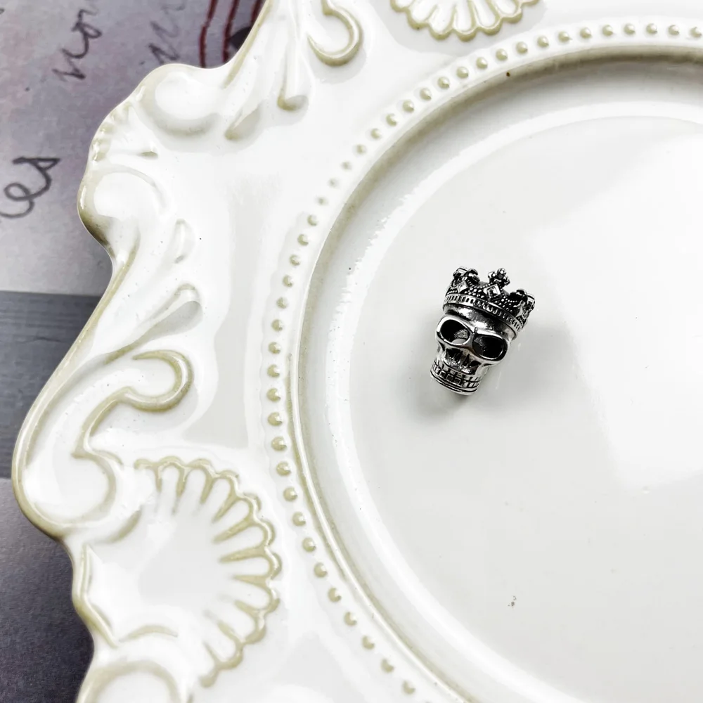 Браслеты из серебра 925 пробы с бусинами короной черепом | Украшения и аксессуары