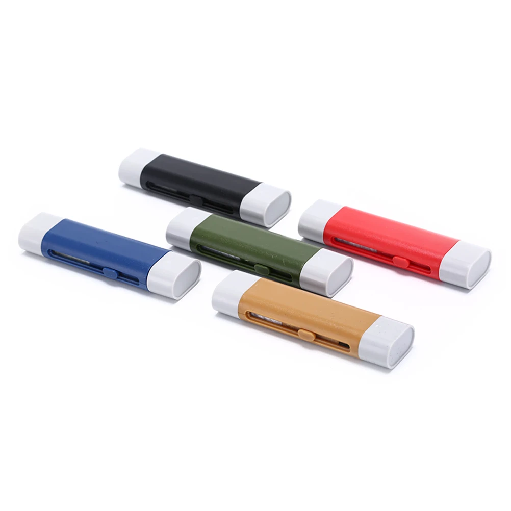 

Guitar Bass Rust Cleaning Tool String Fingerboard Cleaner & Lubricant Polish Color Random 1Pc