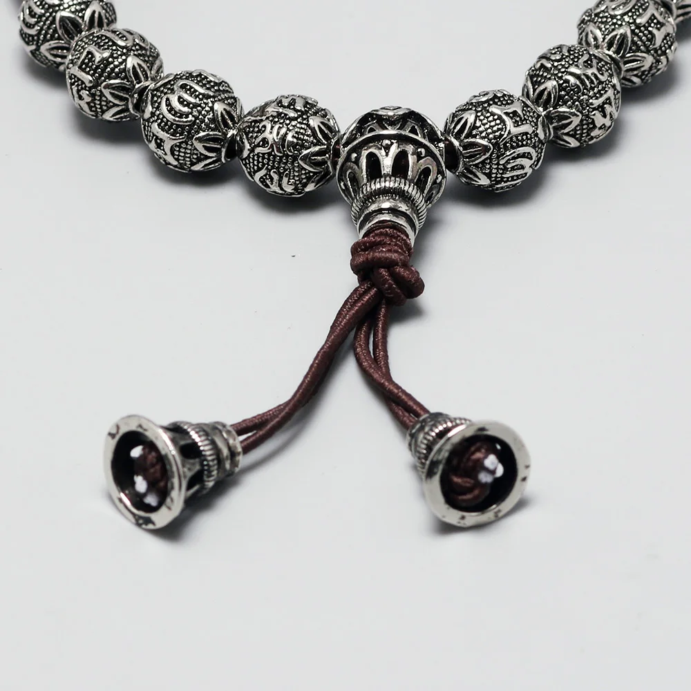 Браслет с мантрой молитвенными бусинами на санскрите гравировкой из шести слов