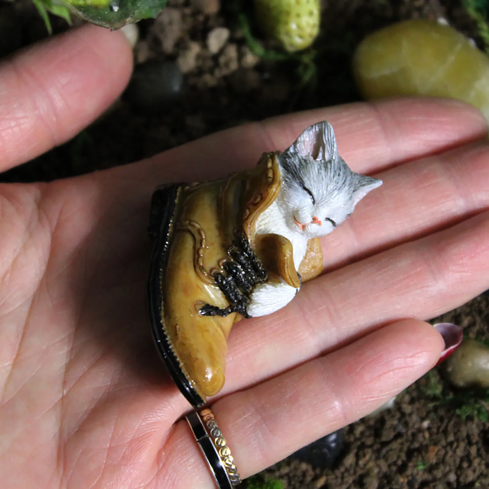 

Cute Cat Resin Ornaments Resin Decoration Crafts Landscape Ornaments warm feeling beautiful Home & Living Home Decoration
