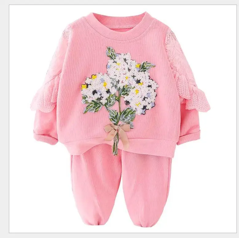 

Girls wear two-piece outfits in spring