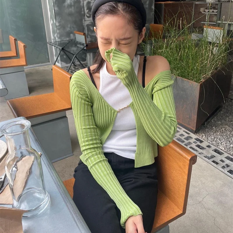 

2023 New Fashion Women's Long-sleeved Knitted Vest Bottoming Shirt Self-cultivation Contrast Cardigan T-shirt Two-piece Women