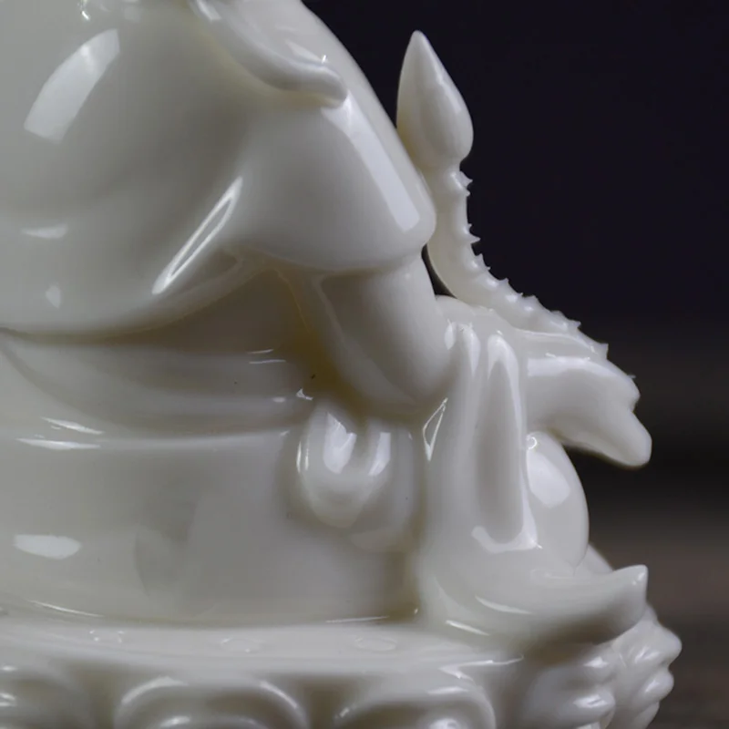 Керамическая статуя Гуаньинь Бодхисаттва сидящая на лотосе ручная работа