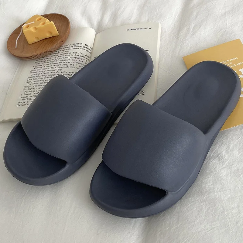The New Thicker Comfortable Slippers For MenAnd Women Home BathroomBath CoupleThick Bottom Home Sandals And Slippers Summer Wear