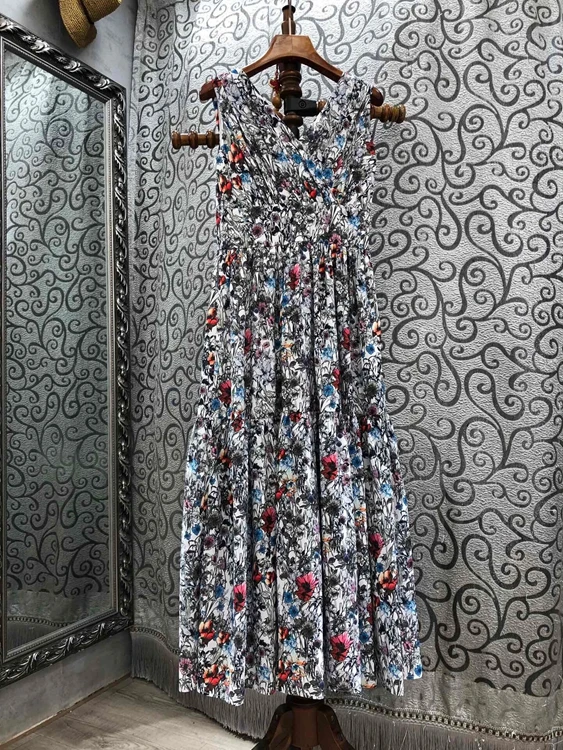 

2021 early spring new fashion women's V-neck wrinkled neckline printing color matching slim sleeveless dress 1230