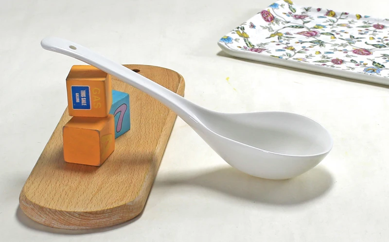 Сервировочная ложка из чистого белого костяного фарфора длинная ручка ковш для