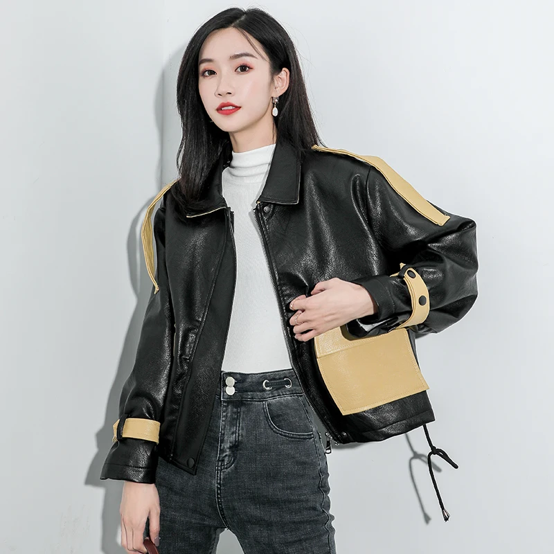 Женская байкерская куртка CHEERART черная флисовая в стиле пэчворк с карманами