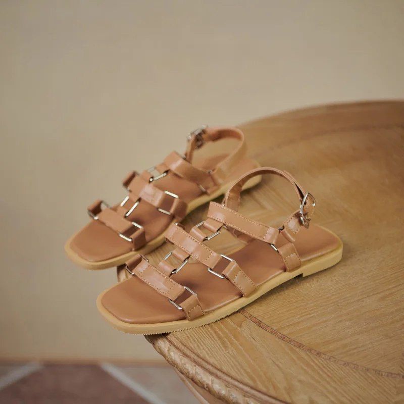 

2021 Hot Sale Genuine Leather Shoes Women Sandals Buckle Metal Decoration Comfortable Flat Heels Sandals Ladies Shoes