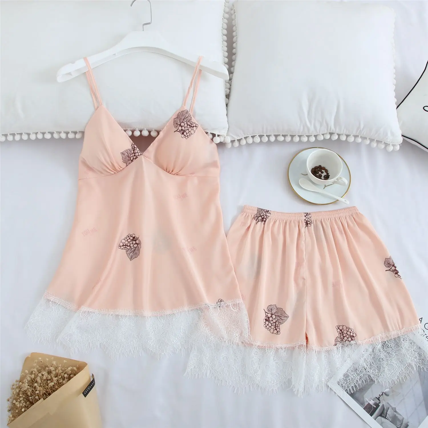 

Summer New Viscose Fiber Pajamas Women's Sexy Women's Shorts Set with Chest Pad Gathered Leisure Tops Imitated Silk Pajamas