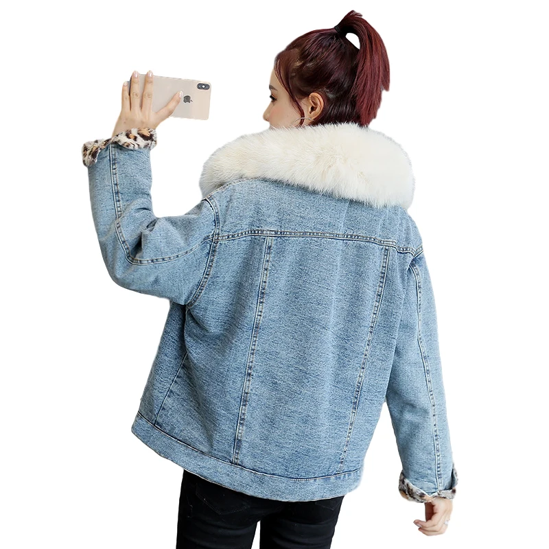 Женская зимняя джинсовая куртка ZQLZ модная свободная однобортная с меховым