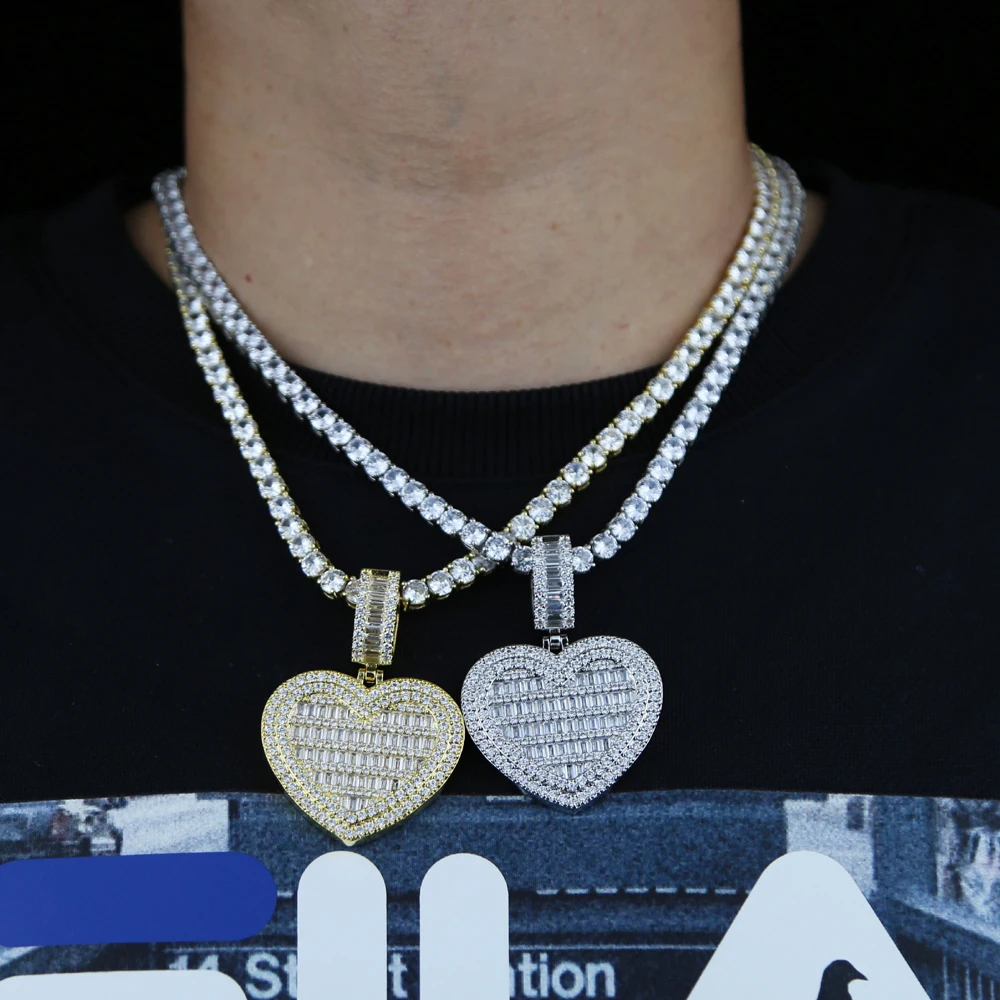 Ожерелье с подвеской в виде большого сердца фианитами