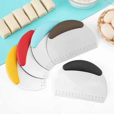 

New Stainless Steel Pastry Scraper Shredder Flour Pastry Knife with Scale Flour Dough Pizza Knife Non-slip Comfortable Handle