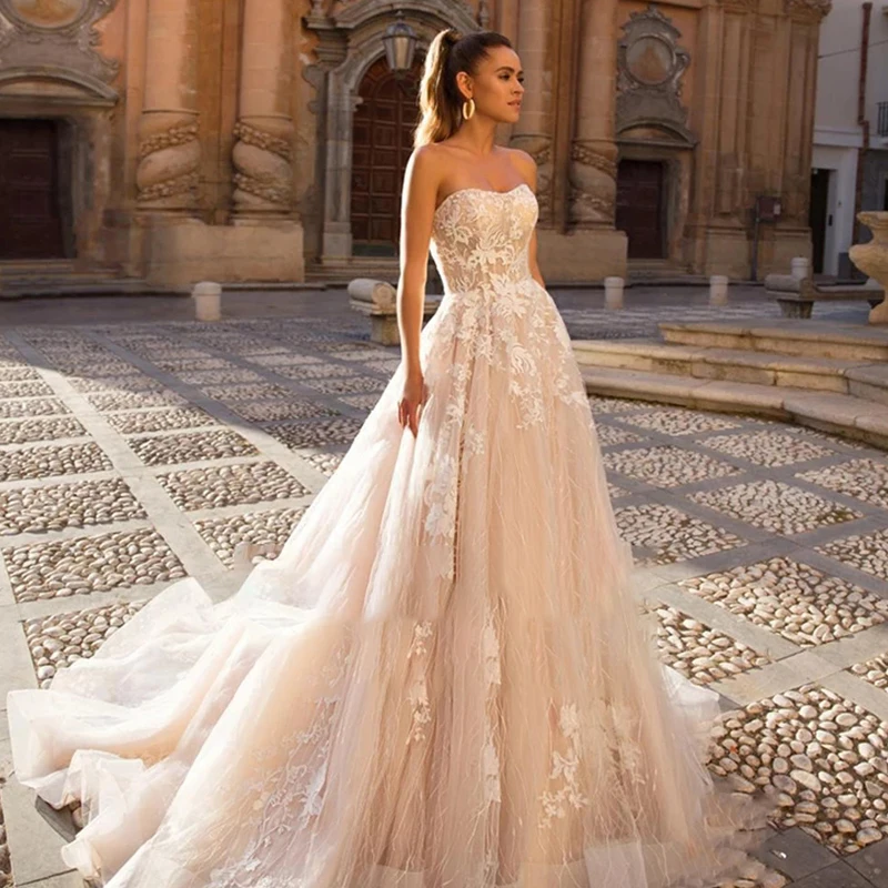 

Wedding dress Lace wedding dress sleeveless tube top beautiful wedding gown backless big skirt fluffy skirt plus size