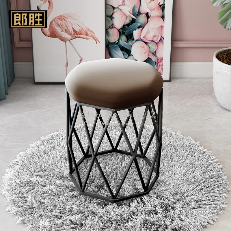 Роскошный стул для макияжа Туалетные табуреты с золотыми железными ножками