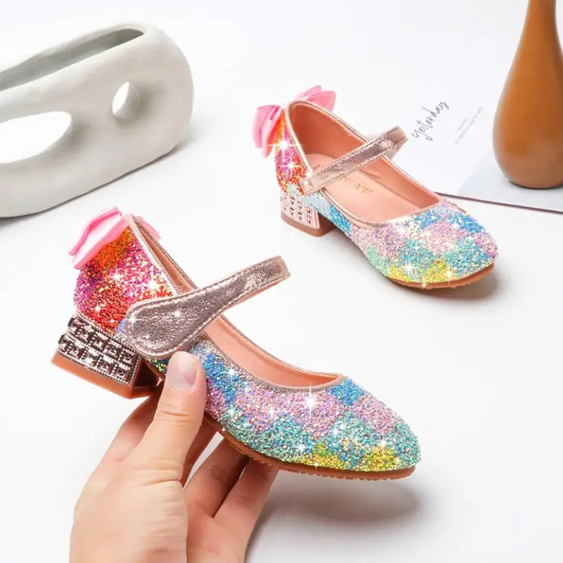 

Водонепроницаемая кожаная обувь принцессы со стразами для девочек; Повседневные сандалии ярких цветов; Детские сандалии; Мягкая детская та...