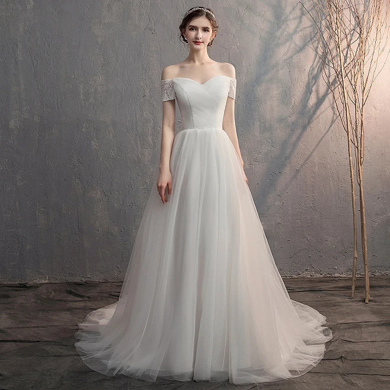 

Простое свадебное платье с вырезом лодочкой, аппликацией, открытыми плечами, складками, шнуровкой, сердечком, шлейфом, винтажные свадебные ...