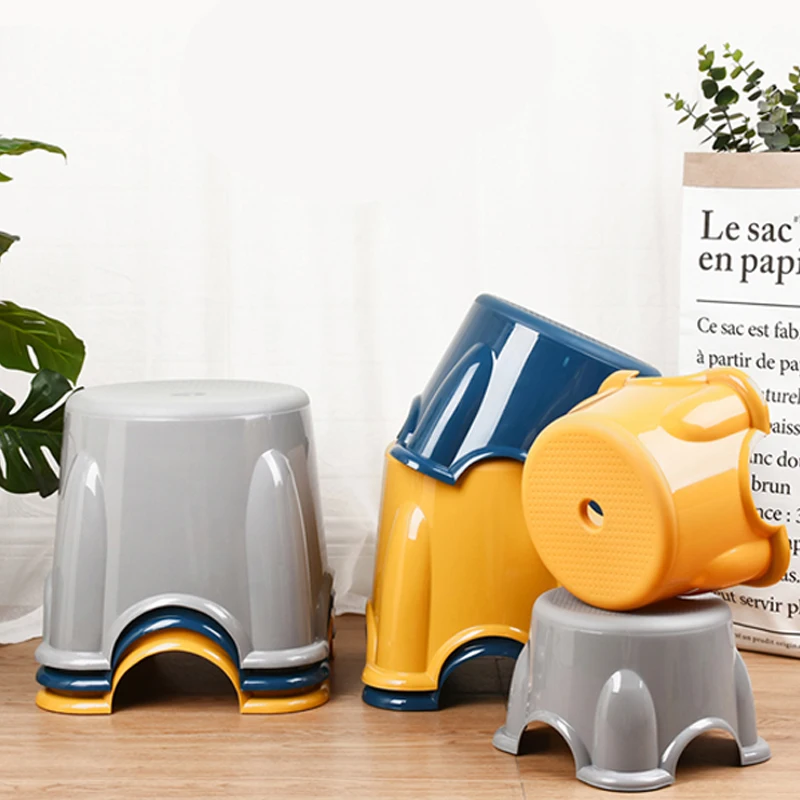 

Штабелируемые маленькие стулья, утолщенные простые прочные нескользящие экологически чистые материалы, стулья для дома для детей и взросл...