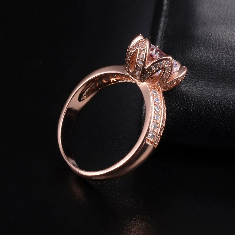 Акция! Женское кольцо с имитацией бриллианта серебро 100% пробы и розовое