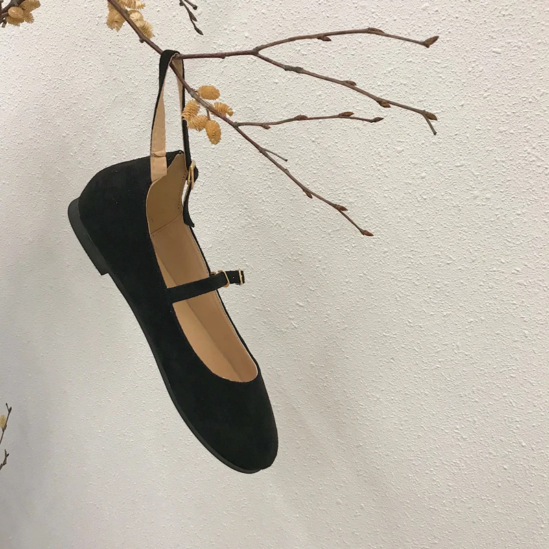 Женские туфли на плоской подошве коллекция 2020 года сезон весна модные новые