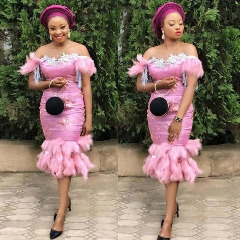 

Нигерийские африканские женские платья для выпускного вечера, вечернее платье длиной ниже колена с открытыми плечами и страусиными перьям...