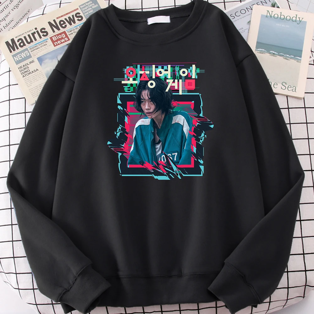 

Женский свитер большого размера с круглым вырезом и принтом