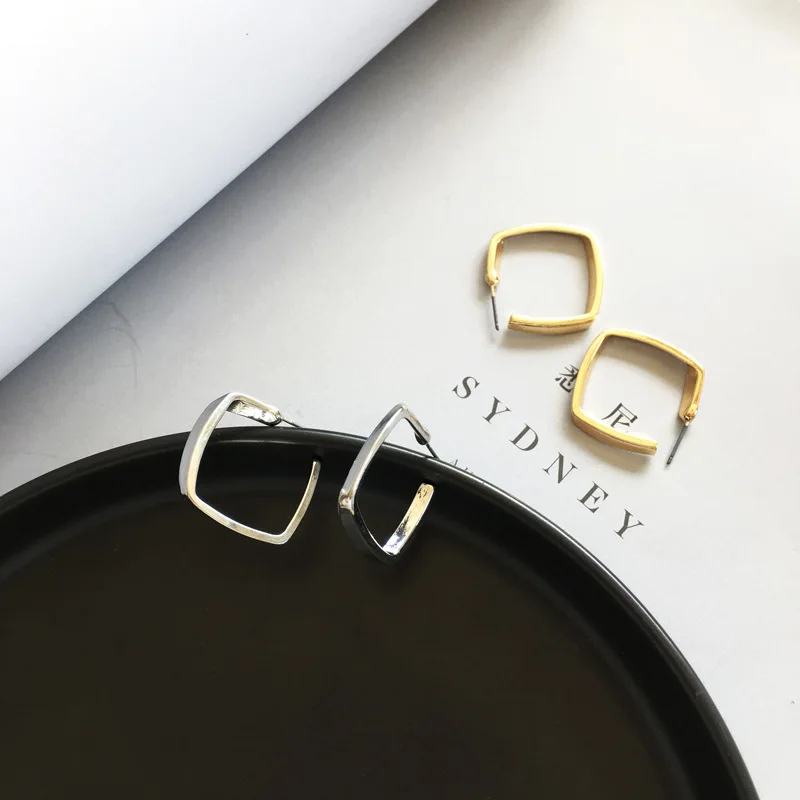 Женские сережки гвоздики Goden средней геометрической формы с покрытием Ювелирное